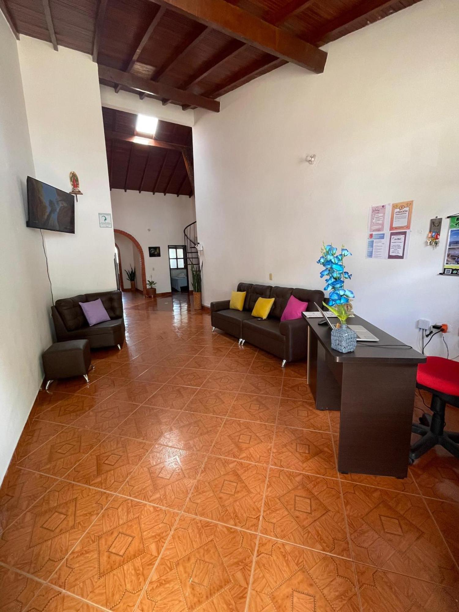 Hostel La Hormiga 巴里查拉 外观 照片